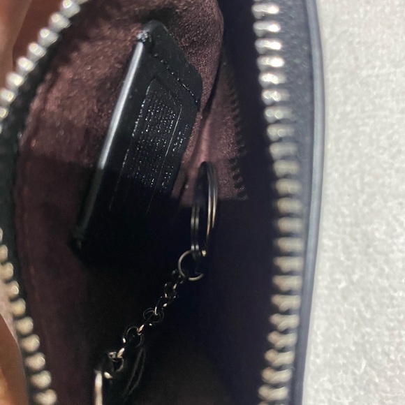 Snoopy collection signature coach ID wallet with key chain. - Picture 7 of 7